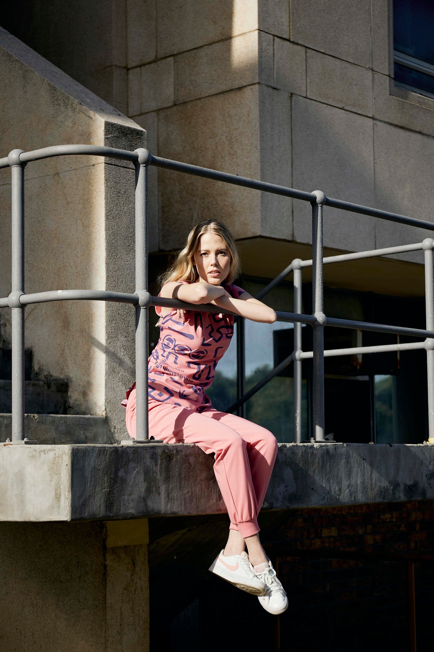 The Coco Women's Scrub Top - Shaka Print