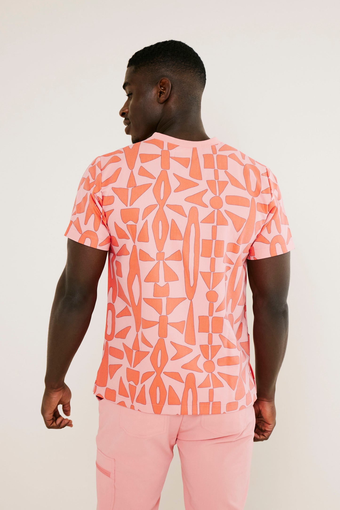 The Alexander Men's Scrub Top - Tambo Print