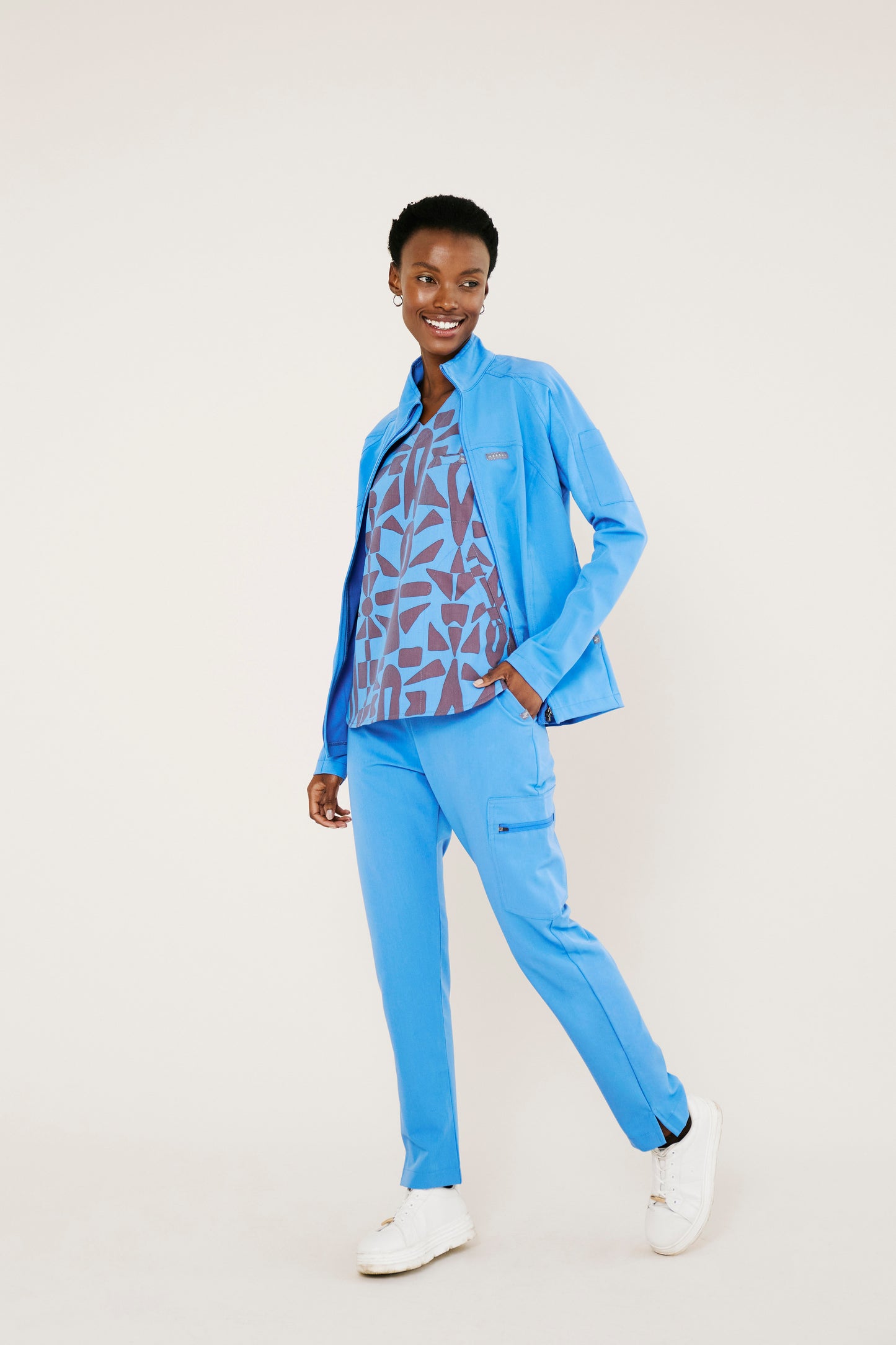 The Coco Women's Scrub Top - Makeba Print