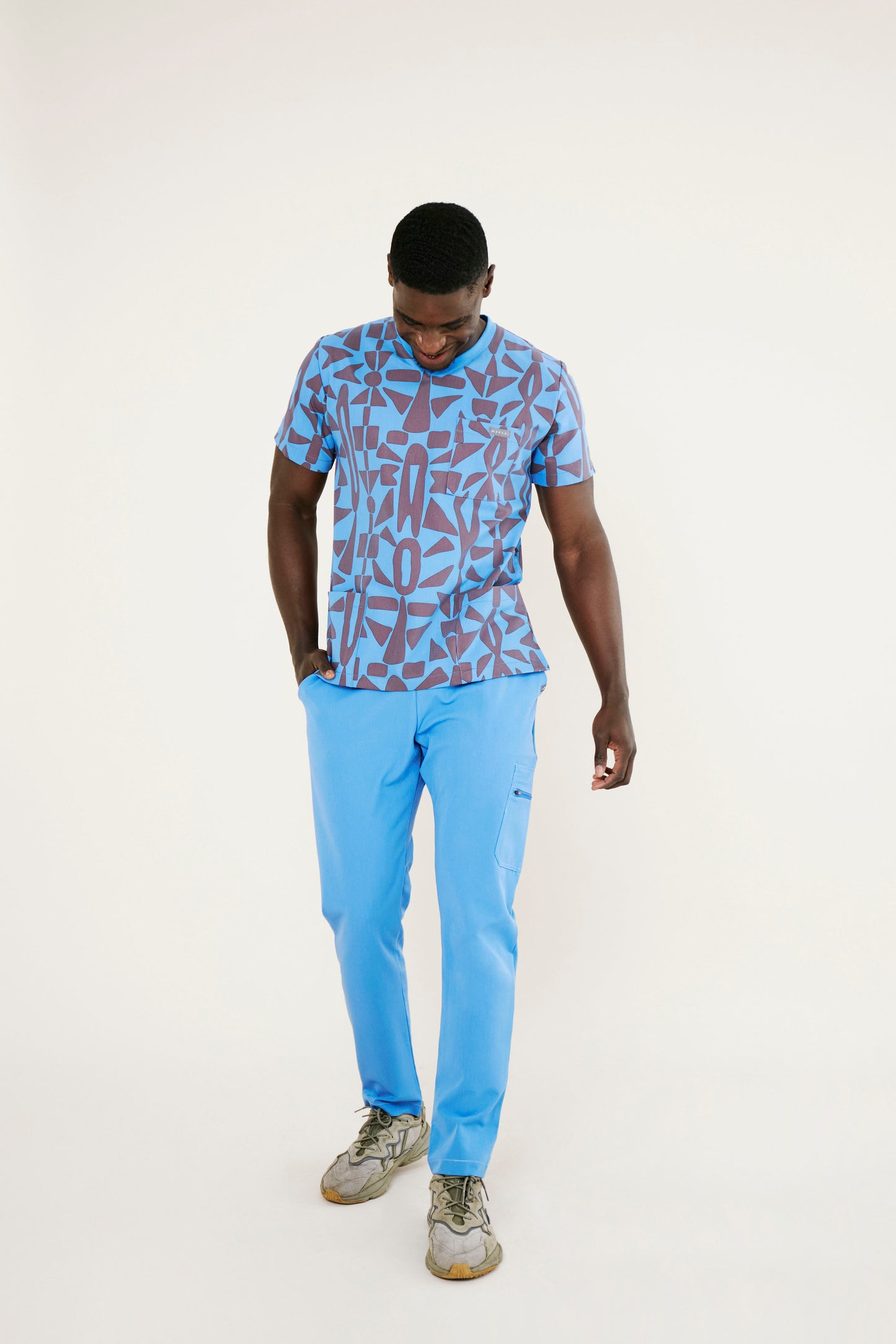 The Alexander Men's Scrub Top - Makeba Print