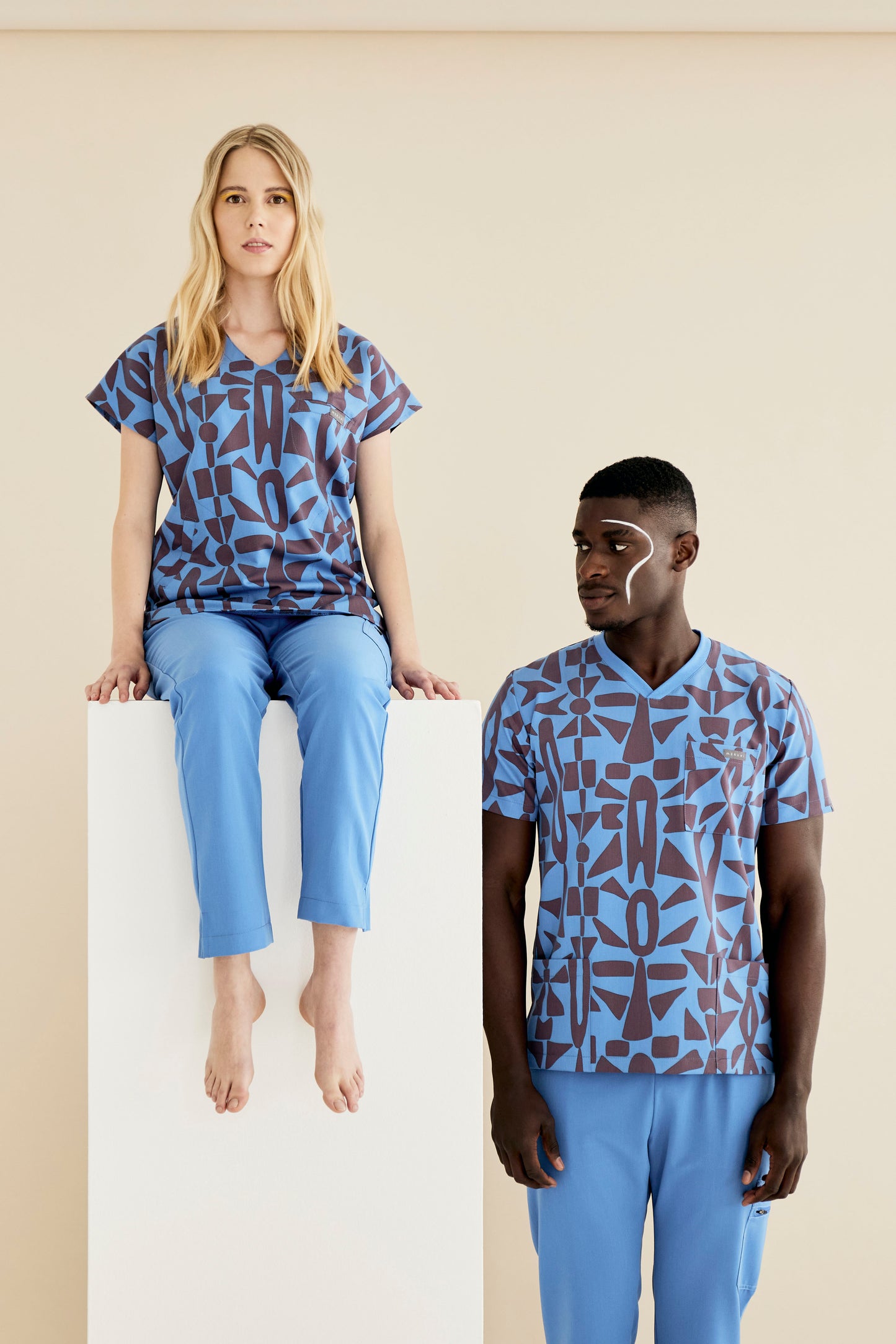 The Coco Women's Scrub Top - Makeba Print