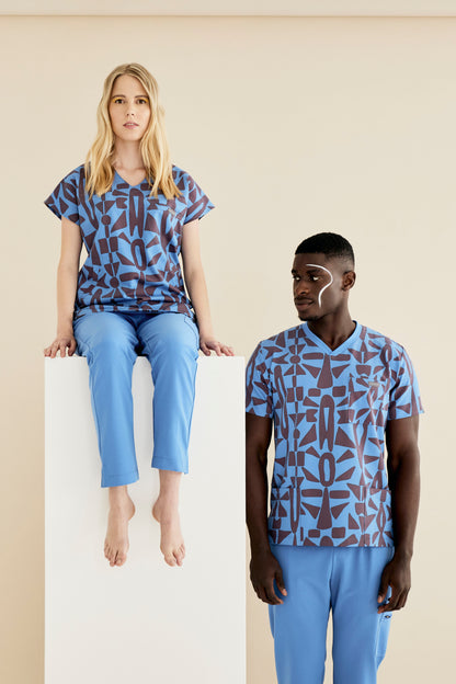 The Coco Women's Scrub Top - Makeba Print
